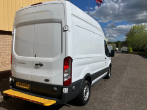 2018 Ford Transit 2.0 350 Ecoblue Panel Van 5dr Diesel Manual Fwd L2 H3 Euro 6 (130 Ps) in White — image 5