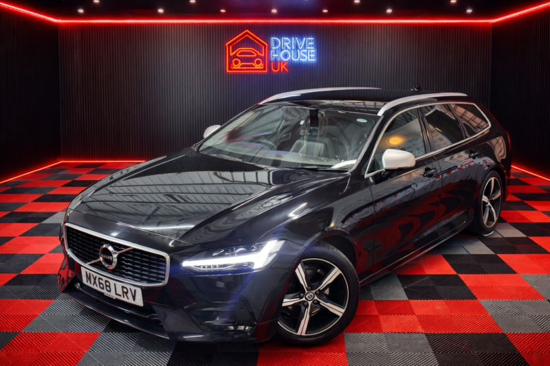 2018 Volvo V90 2.0 R-Design D4 in Black — image 1