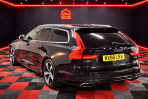 2018 Volvo V90 2.0 R-Design D4 in Black — image 2
