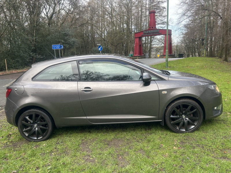2015 SEAT Ibiza 1.2 Tsi Fr in Grey — image 1