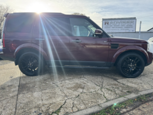 2016 Land Rover Discovery 3.0 Sd V6 Se in Red — image 2