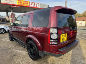 2016 Land Rover Discovery 3.0 Sd V6 Se in Red — image 5