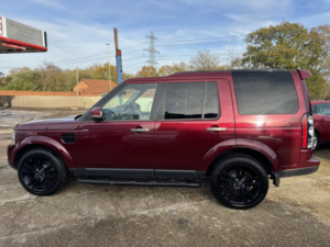 2016 Land Rover Discovery 3.0 Sd V6 Se in Red — image 6