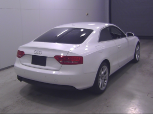 2011 Audi A5 2.0tfsi Quattro Jdm Import in White — image 4
