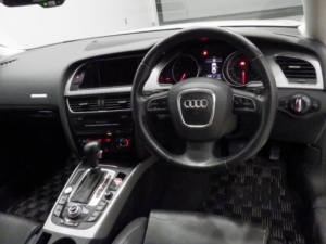 2011 Audi A5 2.0tfsi Quattro Jdm Import in White — image 6