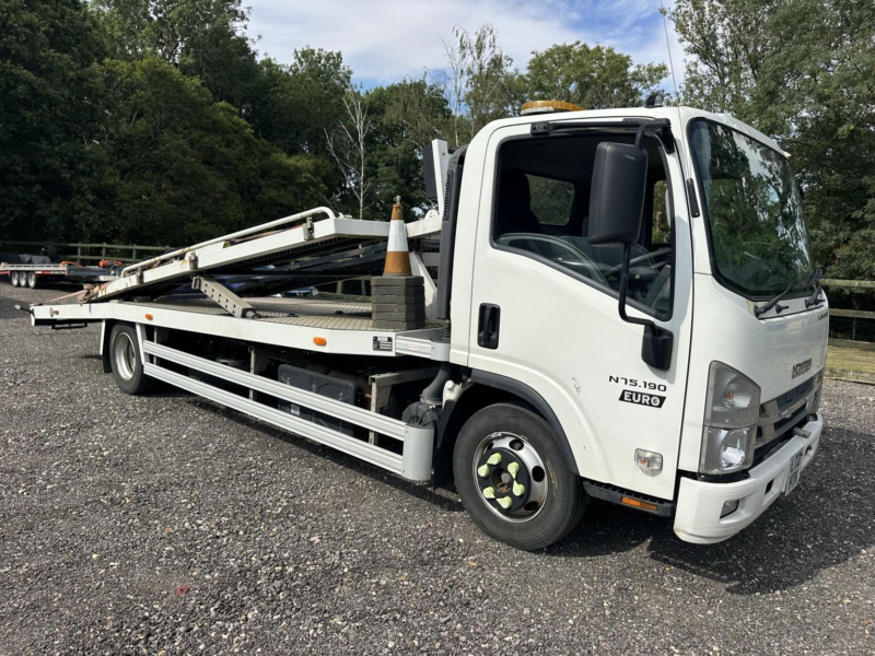 2021 Isuzu Forward Twin Deck Recovery Easy Shift in White — image 1
