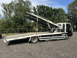 2021 Isuzu Forward Twin Deck Recovery Easy Shift in White — image 3