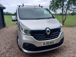 2018 Renault Trafic 1.6 Sl27 Dci 120 Sport Nav Euro 6 in Silver — image 4
