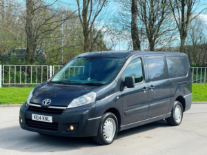 2014 Toyota Proace 2.0 1200 Hdi Fwd L2 H1 5dr in Grey — image 5