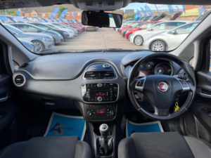 2016 Fiat Punto 1.2 Easy + Euro 6 5dr in Black — image 2