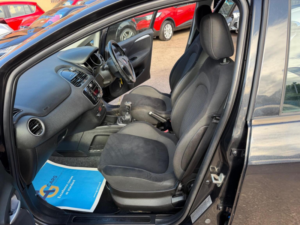 2016 Fiat Punto 1.2 Easy + Euro 6 5dr in Black — image 4