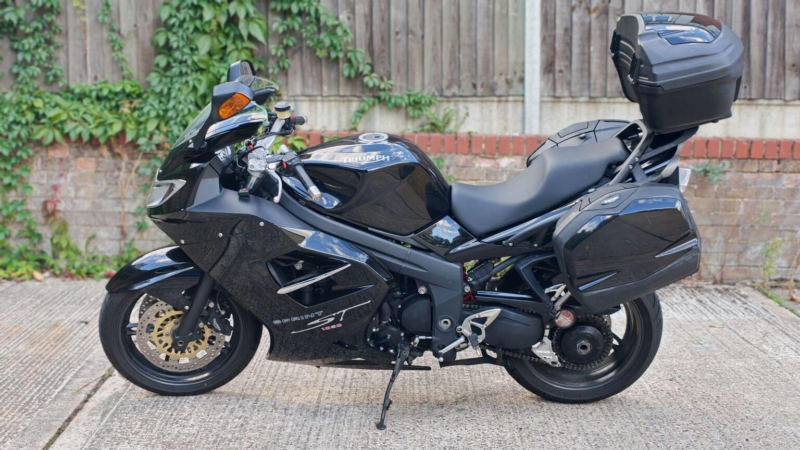 2010 Triumph Sprint St 1050 in Black — image 1
