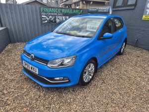 2015 Volkswagen Polo 1.4 Tdi Bluemotion Tech Se in Blue — image 2