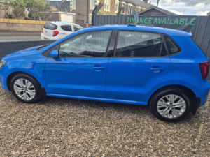 2015 Volkswagen Polo 1.4 Tdi Bluemotion Tech Se in Blue — image 3