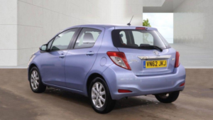 2012 Toyota Yaris 1.33 Dual Vvt-I Tr Multidrive S Euro 5 5dr in Blue — image 4