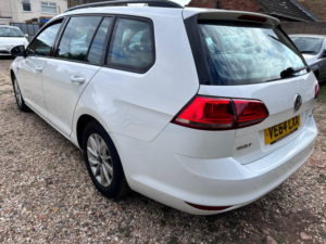 2014 Volkswagen Golf 1.6 Tdi Bluemotion in White — image 4