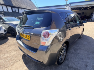 2014 Toyota Verso D-4d Icon in Grey — image 5