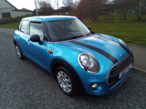 2018 MINI Hatch One 1.5 5-Door Hatch in Blue — image 3