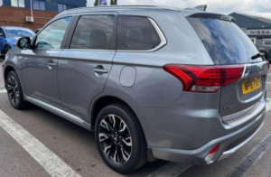 2016 Mitsubishi Outlander 2.0h 12kwh Gx4h CVT 4WD Euro 6 (s/s) 5dr in Grey — image 5