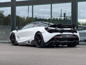2017 Mclaren 720s 4.0 T V8 in White — image 2
