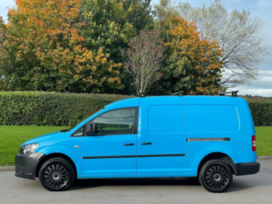 2011 Volkswagen Caddy Maxi 1.6 Tdi C20 Maxi Fwd 5dr in Blue — image 4
