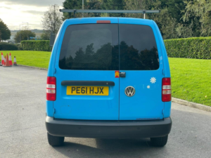 2011 Volkswagen Caddy Maxi 1.6 Tdi C20 Maxi Fwd 5dr in Blue — image 6