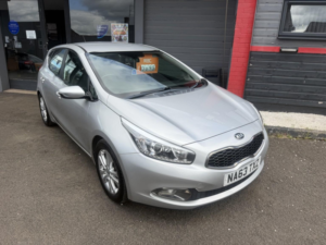 2014 Kia Ceed 1.6 Crdi Ecodynamics 2 Hatchback 5dr Diesel Manual Euro 5 (s/s) (126 Bhp) in Multicolour — image 3