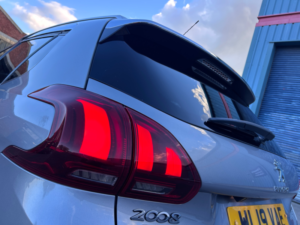 2019 Peugeot 2008 1.2 Puretech Allure Premium SUV 5dr Petrol Manual Euro 6 (s/s) (82 Ps) in Grey — image 3