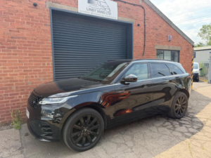 2020 Land Rover Range Rover Velar 2.0 D180 R-Dynamic Se Auto 4WD Euro 6 (s/s) 5dr in Black — image 5