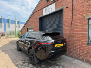 2020 Land Rover Range Rover Velar 2.0 D180 R-Dynamic Se Auto 4WD Euro 6 (s/s) 5dr in Black — image 6