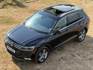 2017 Volkswagen Tiguan 2.0 Tdi Bluemotion Tech Sel DSG 4motion Euro 6 (s/s) 5dr in Black — image 4