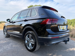 2017 Volkswagen Tiguan 2.0 Tdi Bluemotion Tech Sel DSG 4motion Euro 6 (s/s) 5dr in Black — image 6