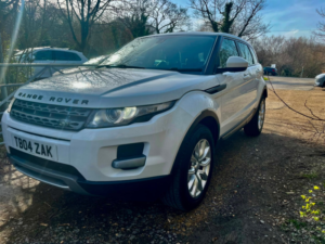 2015 Land Rover Range Rover Evoque 2.2 Ed4 Pure SUV 5dr Diesel Manual Fwd Euro 5 (s/s) (150 Ps) in White — image 4