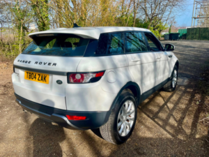 2015 Land Rover Range Rover Evoque 2.2 Ed4 Pure SUV 5dr Diesel Manual Fwd Euro 5 (s/s) (150 Ps) in White — image 5