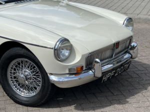1971 MG Mgb in White — image 5
