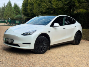 2024 Tesla Model Y Auto Rwd 5dr in White — image 2