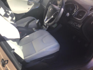2013 Volvo V40 1.6 T3 Se Euro 5 (s/s) 5dr in Bronze — image 2
