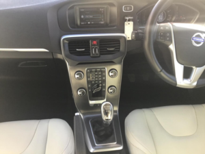 2013 Volvo V40 1.6 T3 Se Euro 5 (s/s) 5dr in Bronze — image 5
