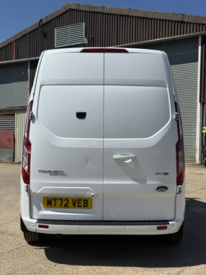 2022 Ford Transit Custom 2.0 Transit Custom Limited Van 300 L2 2.0l Ecoblue 130ps Mhev Fwd 6 Speed Manual in White — image 4
