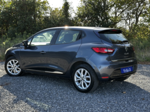 2017 Renault Clio 1.2 Dynamique Nav 1.2 16v 75 in Grey — image 5