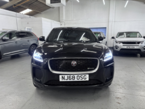 2018 Jaguar E-Pace 2.0 D180 R-Dynamic Se in Black — image 5