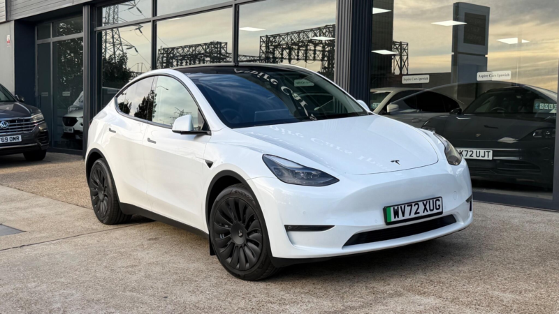 2022 Tesla Model Y (dual Motor) Long Range Auto 4wde 5dr in White — image 1