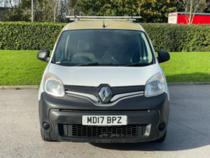 2017 Renault Kangoo Maxi 1.5 Ll21 Dci Energy Business Fwd L3 H1 4dr in White — image 2