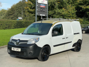 2017 Renault Kangoo Maxi 1.5 Ll21 Dci Energy Business Fwd L3 H1 4dr in White — image 3