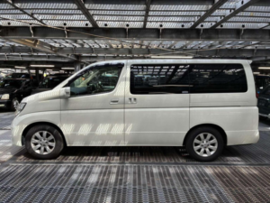 2005 Nissan Elgrand 3.5 V6 Vg 5dr 8 Seats in White — image 6