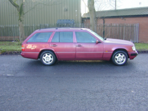1995 Mercedes-Benz 200 Ref 8762 - Mercedes Benz W124 E200 Estate Petrol Automatic (rhd - Uk Car) in Red — image 2