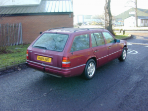 1995 Mercedes-Benz 200 Ref 8762 - Mercedes Benz W124 E200 Estate Petrol Automatic (rhd - Uk Car) in Red — image 3