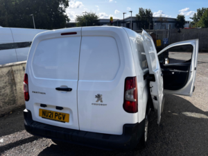 2021 Peugeot Partner 1.5 Bluehdi 850 Professional Long Crew Van Double Cab 6dr Diesel Manual Lwb Euro 6 (100 Bhp) in White — image 4