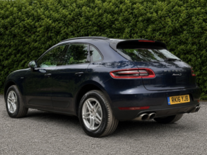 2016 Porsche Macan 3.0 Td V6 S in Blue — image 3