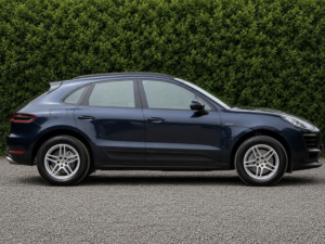 2016 Porsche Macan 3.0 Td V6 S in Blue — image 6